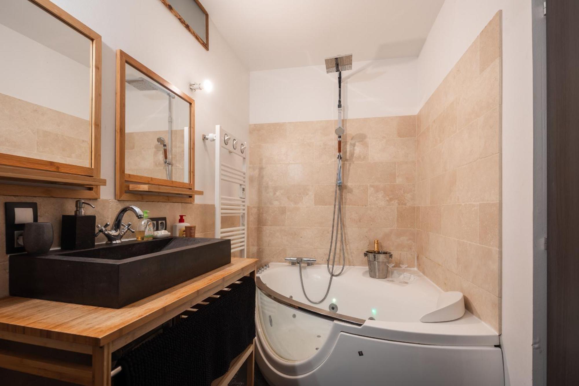 Appartement Spacieux Au Coeur D'Angers Etage 1 - 6 Personnes Extérieur photo