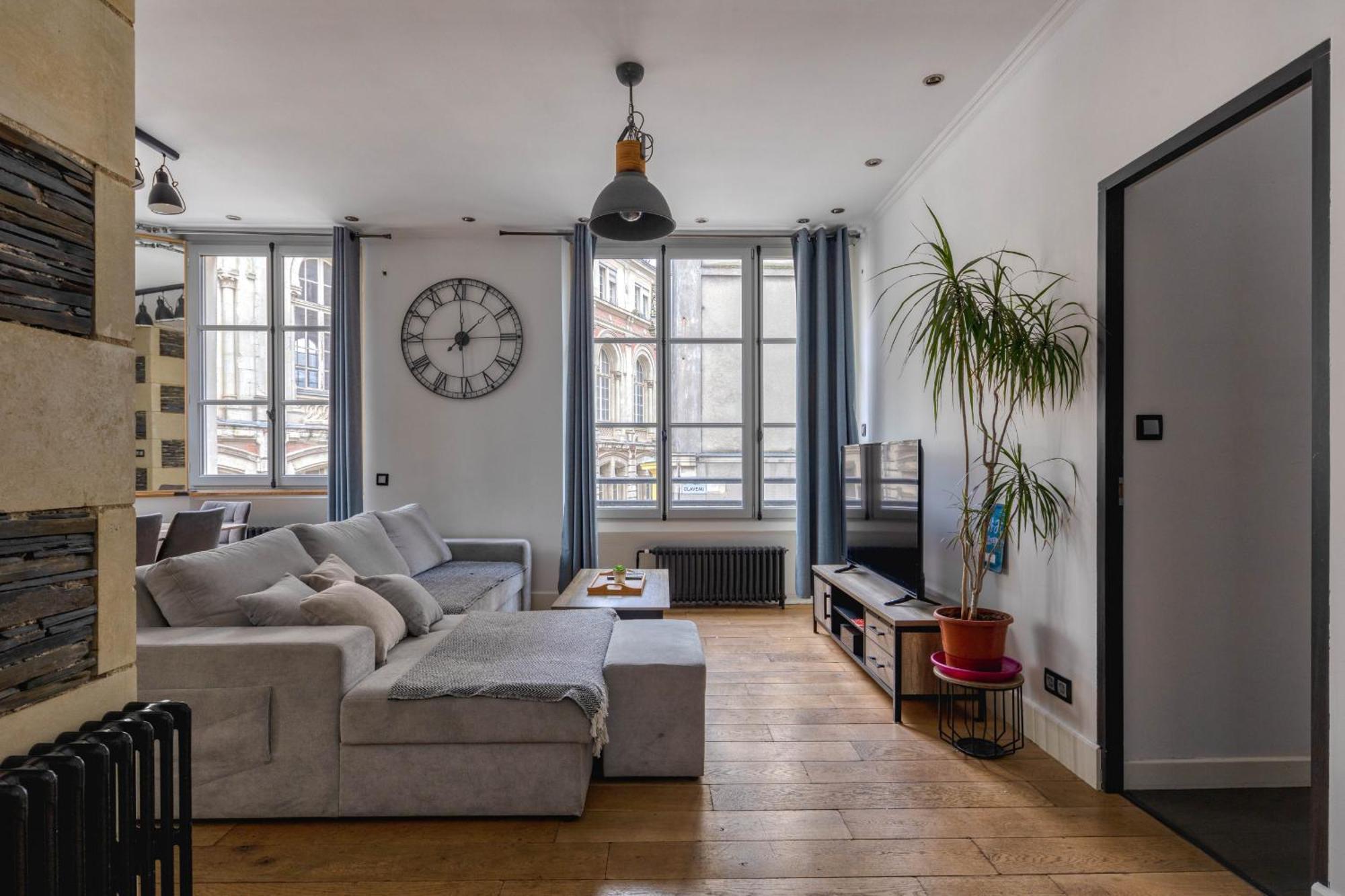 Appartement Spacieux Au Coeur D'Angers Etage 1 - 6 Personnes Extérieur photo